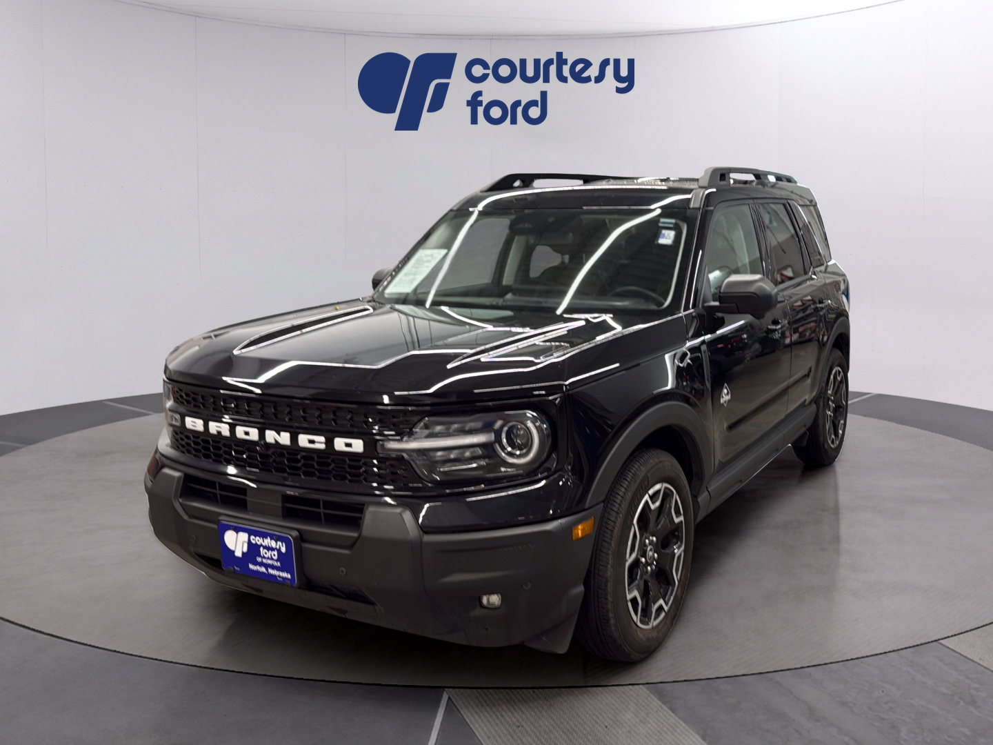Certified 2025 Ford Bronco Sport Outer Banks w/ Outer Banks Tech Package+ AWD/4WD image 3