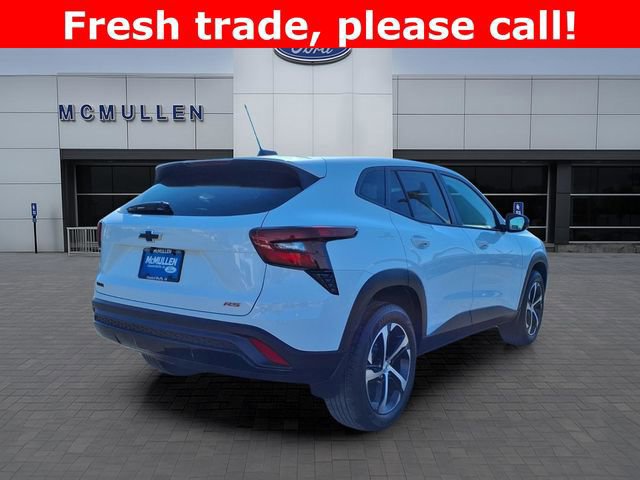 Used 2025 Chevrolet Trax RS w/ Driver Confidence Package image 4