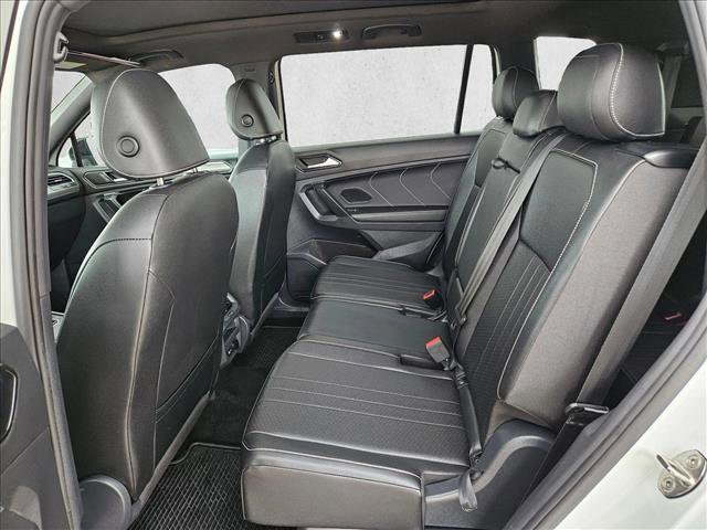 Used 2023 Volkswagen Tiguan SE R-Line FWD image 20