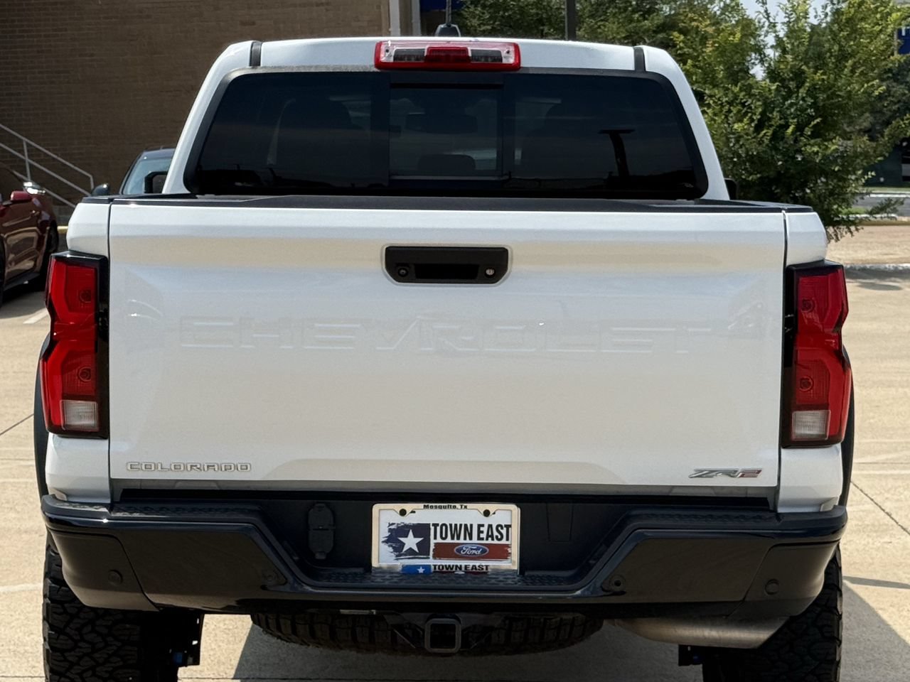 Used 2024 Chevrolet Colorado ZR2 w/ Technology Package AWD/4WD image 6
