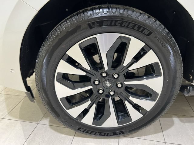 Certified 2025 Ford Expedition Max Platinum w/ Driver's Package AWD/4WD image 31