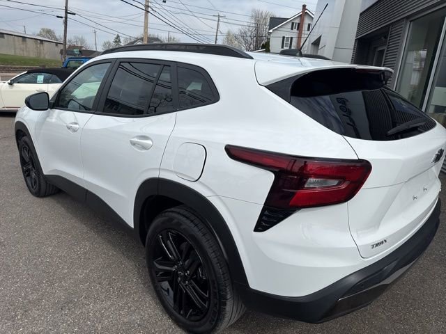 Used 2025 Chevrolet Trax ACTIV w/ Sunroof Package image 8