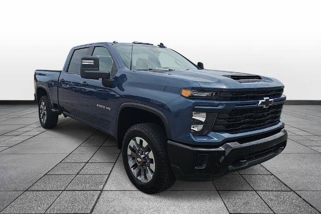 Used 2025 Chevrolet Silverado 2500 Custom w/ Custom Value Package AWD/4WD image 3