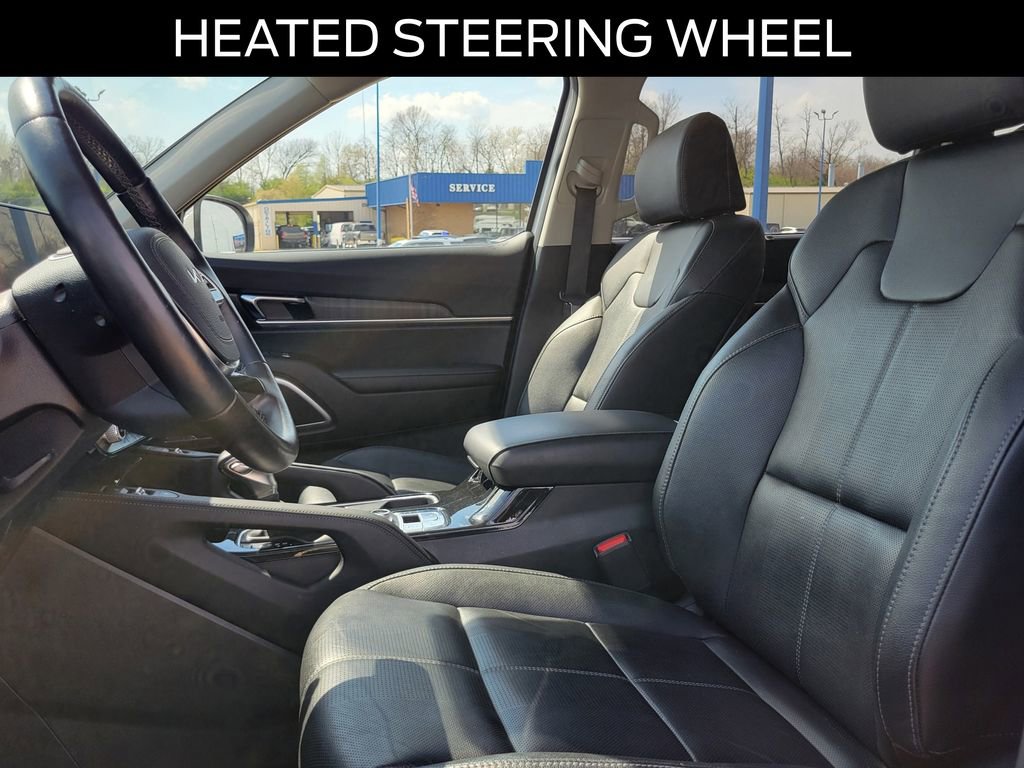 Used 2024 Kia Telluride EX w/ EX Captain's Chair Package AWD/4WD image 17