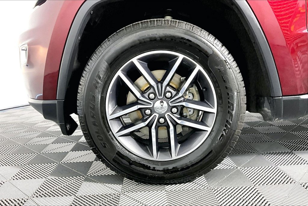 Used 2018 Jeep Grand Cherokee Limited AWD/4WD image 8