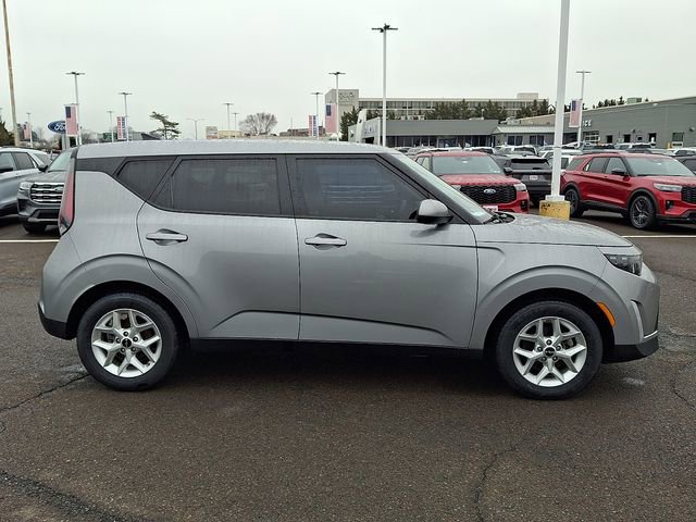 Used 2023 Kia Soul LX w/ LX Technology Package image 7