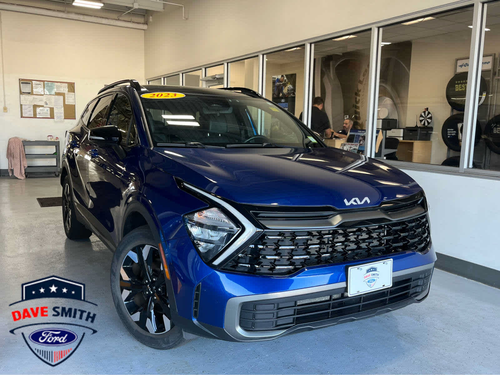 Used 2023 Kia Sportage X-Line w/ X-Line Premium Package AWD/4WD image 2