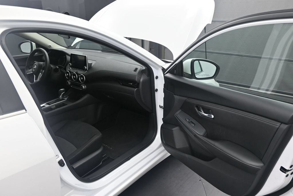 Used 2024 Nissan Sentra SV FWD image 16