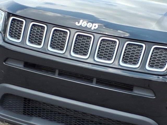 Used 2020 Jeep Compass Latitude w/ Cold Weather Group FWD image 15