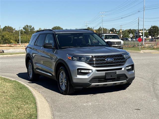 Certified 2022 Ford Explorer XLT w/ Equipment Group 202A AWD/4WD image 3