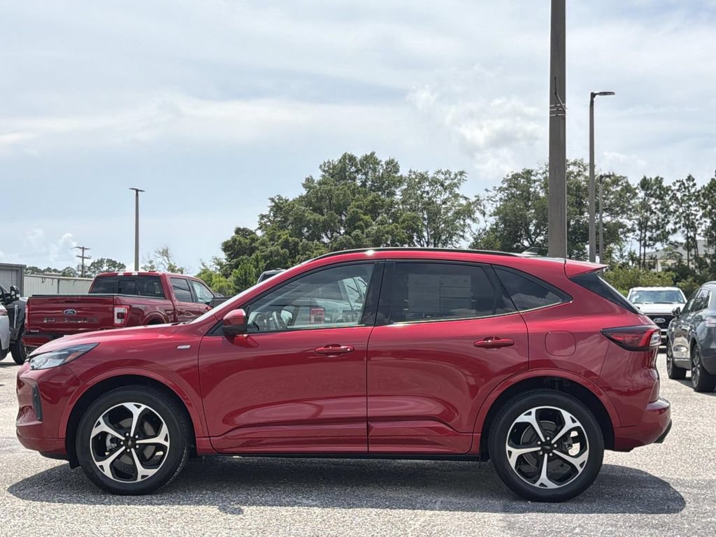 Certified 2023 Ford Escape ST-Line Select w/ Tech Pack #2 AWD/4WD image 7