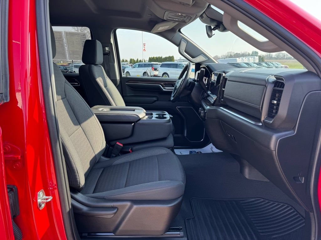 Used 2023 Chevrolet Silverado 1500 LT AWD/4WD image 13