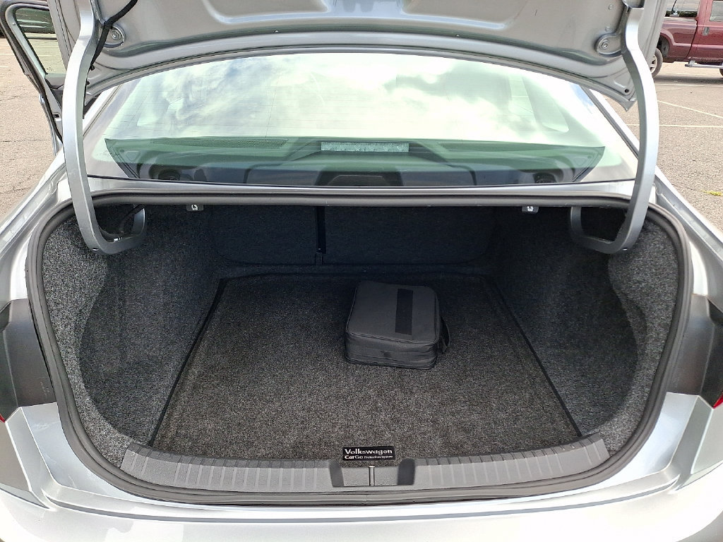 Used 2023 Volkswagen Jetta SE FWD image 29