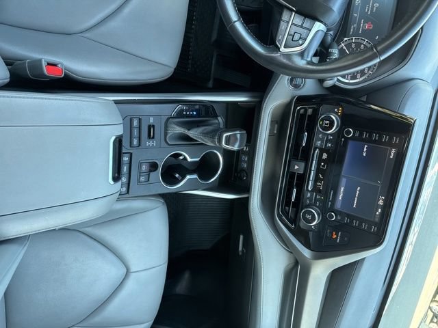 Used 2022 Toyota Highlander XLE AWD/4WD image 30
