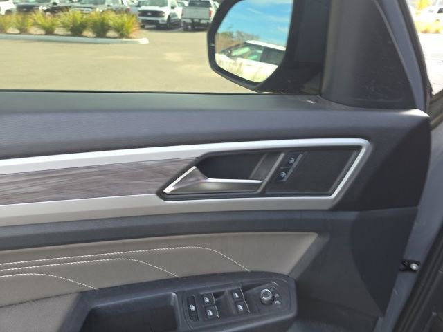 Used 2021 Volkswagen Atlas Cross Sport SE image 9