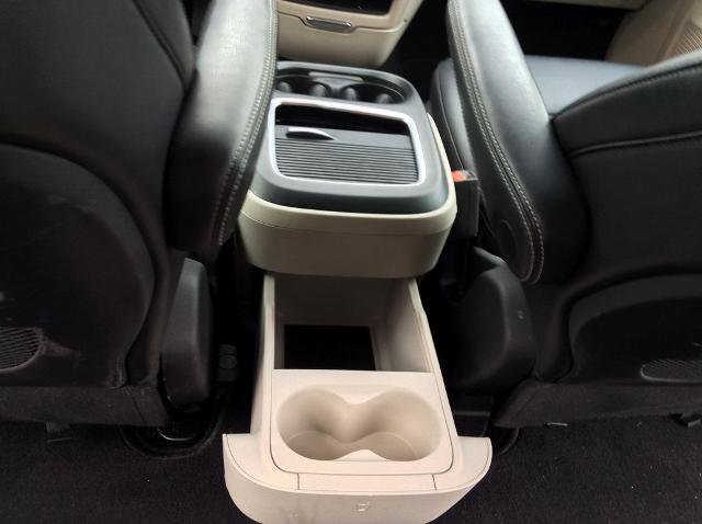 Used 2024 Chrysler Pacifica Touring-L image 18