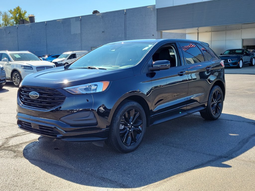 Certified 2024 Ford Edge SE w/ Black Appearance Package AWD/4WD image 8