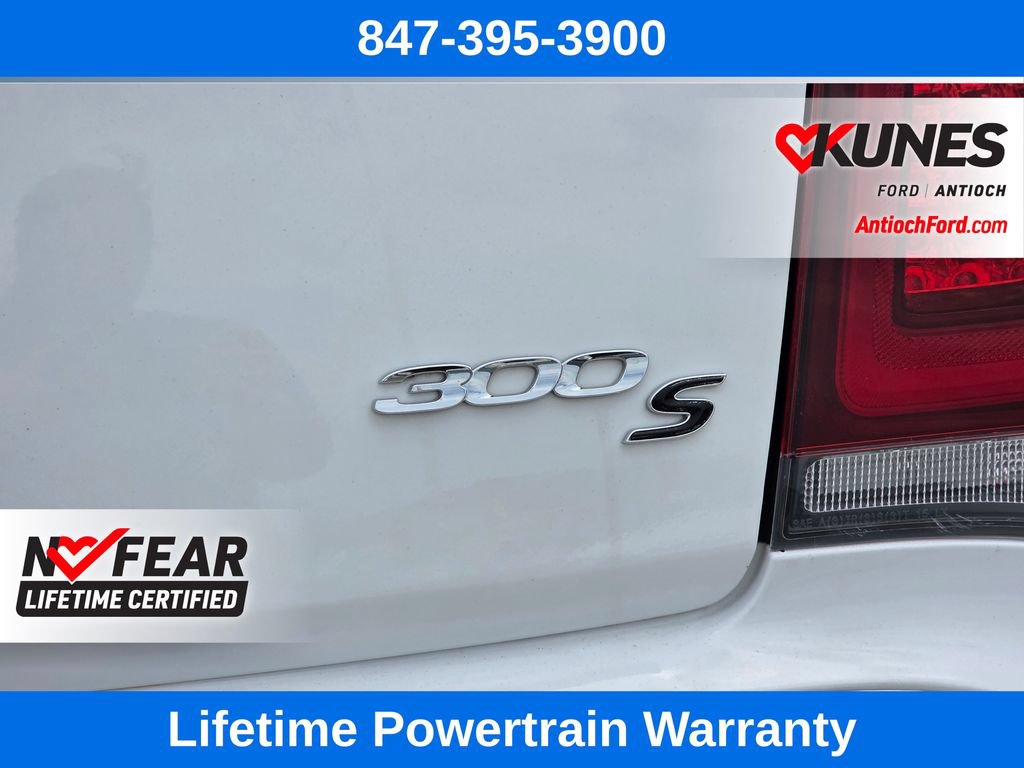Used 2019 Chrysler 300 S AWD/4WD image 7