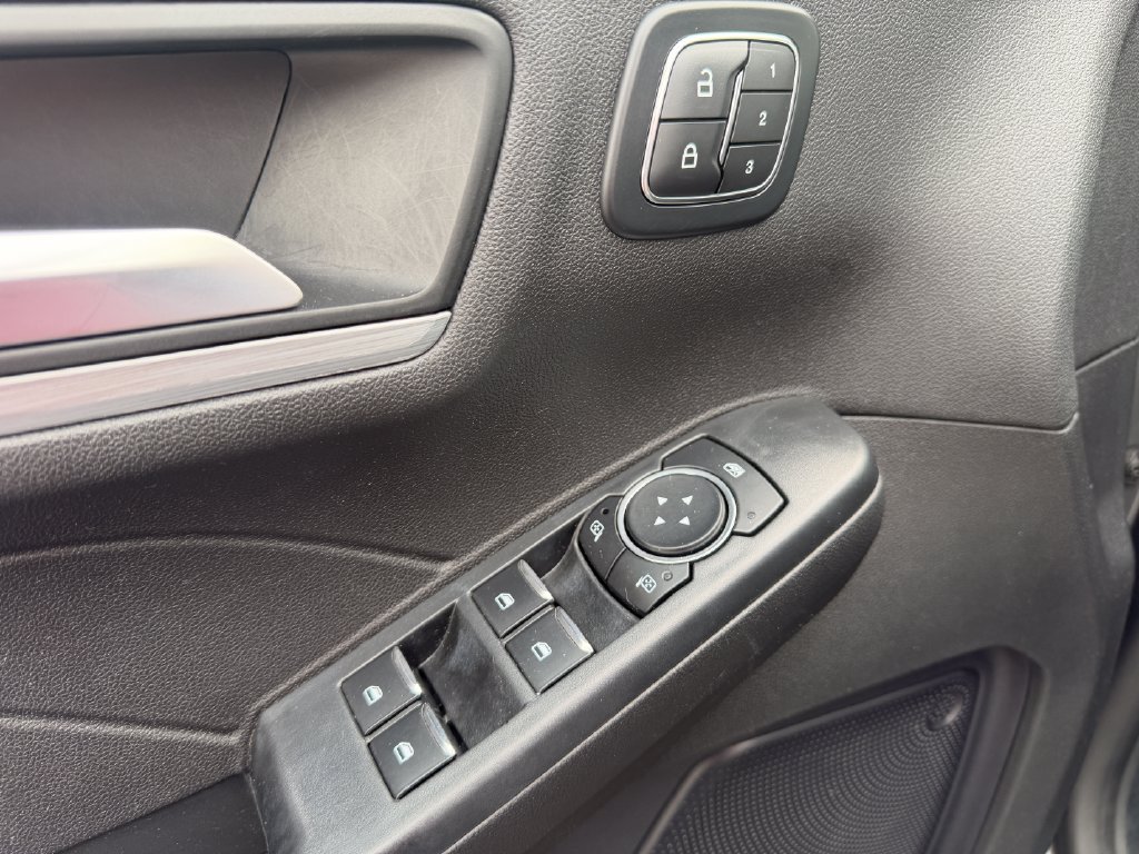 Certified 2024 Ford Escape Platinum AWD/4WD image 15