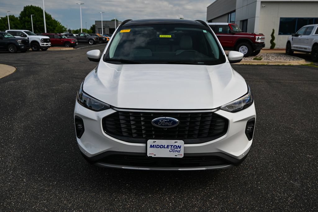 Certified 2024 Ford Escape Platinum w/ Class II Trailer Tow Package AWD/4WD image 10