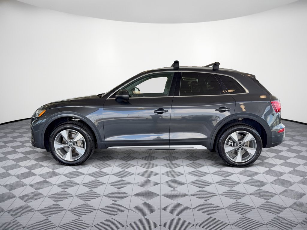 Used 2023 Audi Q5 2.0T Premium Plus w/ Premium Plus Package AWD/4WD image 2