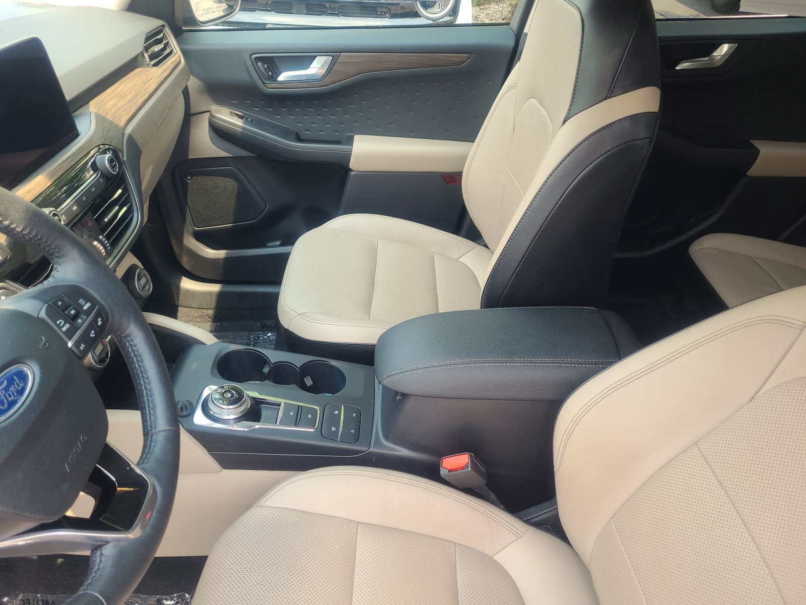 Certified 2020 Ford Escape Titanium AWD/4WD image 15