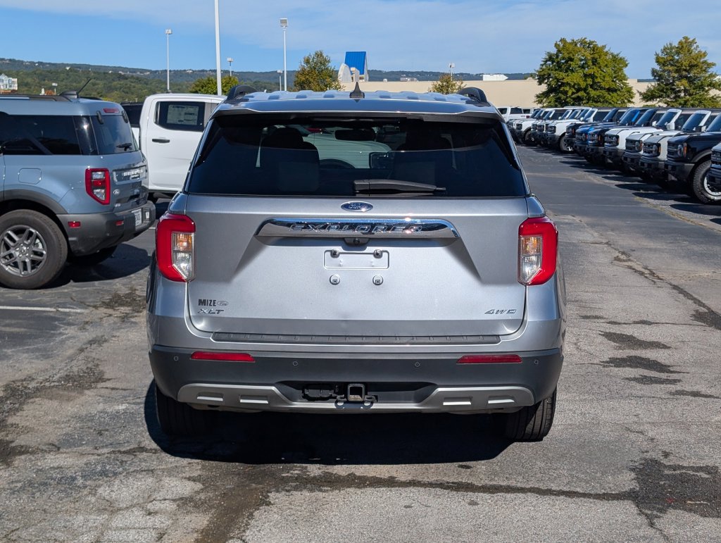 Certified 2024 Ford Explorer XLT w/ Equipment Group 202A AWD/4WD image 8