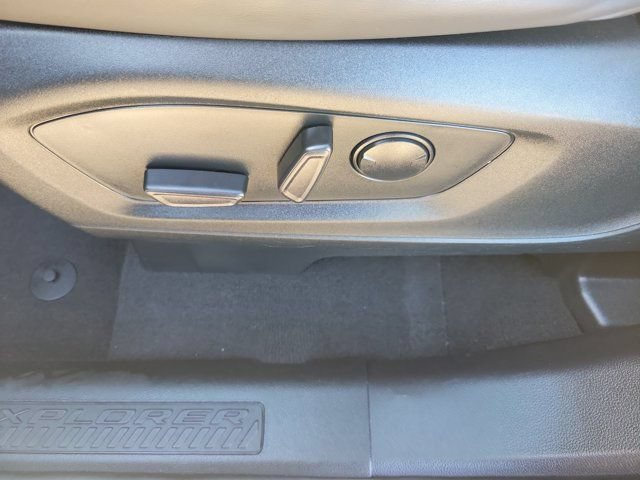 Certified 2021 Ford Explorer XLT w/ Equipment Group 202A RWD image 25