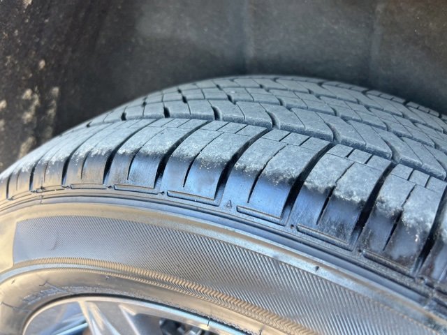 Used 2022 Volkswagen Tiguan SE w/ Panoramic Sunroof Package image 24