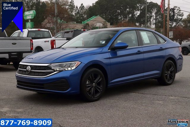 Used 2022 Volkswagen Jetta SE image 1