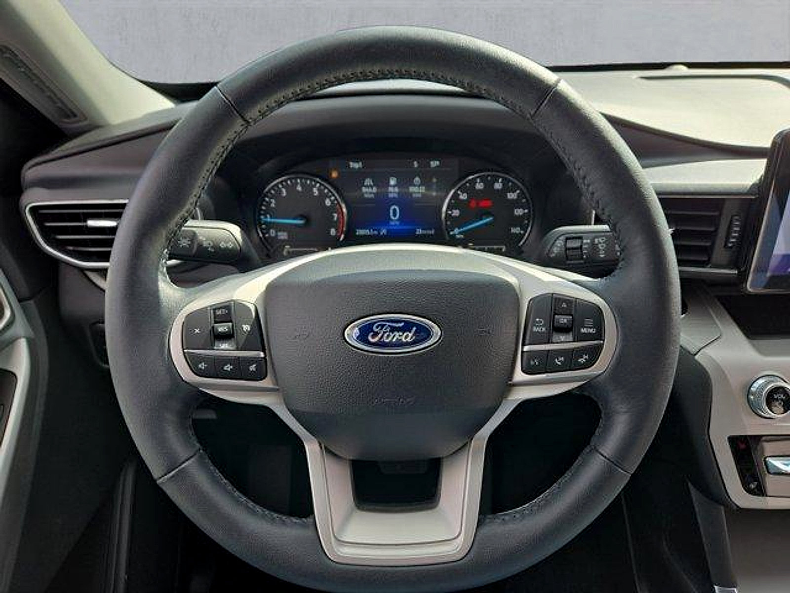 Certified 2024 Ford Explorer XLT w/ Equipment Group 202A AWD/4WD image 13