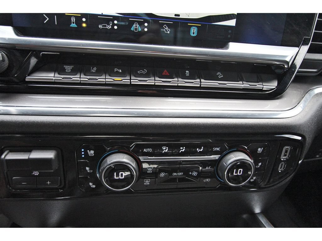 Used 2024 Chevrolet Silverado 2500 High Country w/ Technology Package AWD/4WD image 28