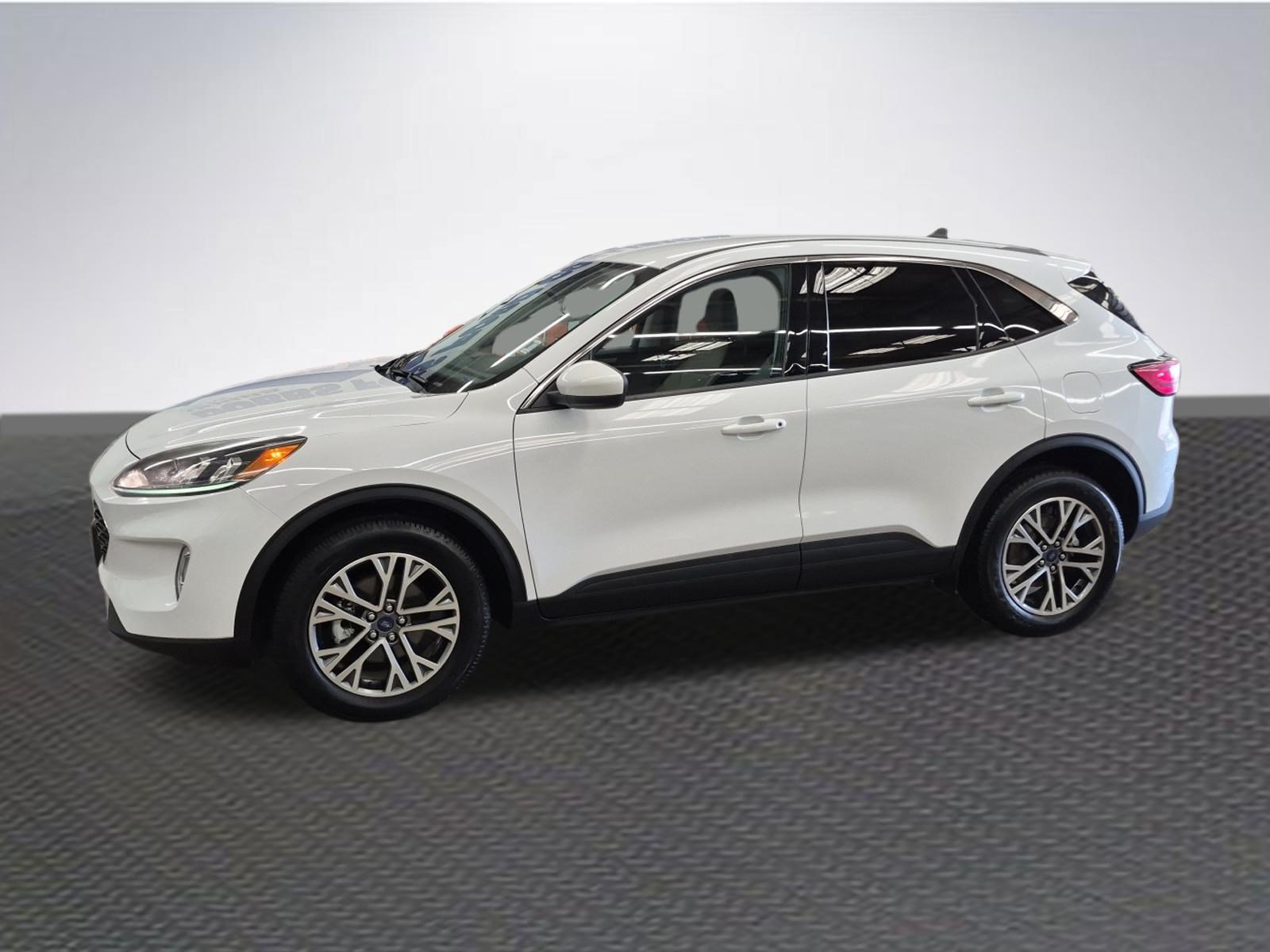Certified 2022 Ford Escape SEL AWD/4WD image 2