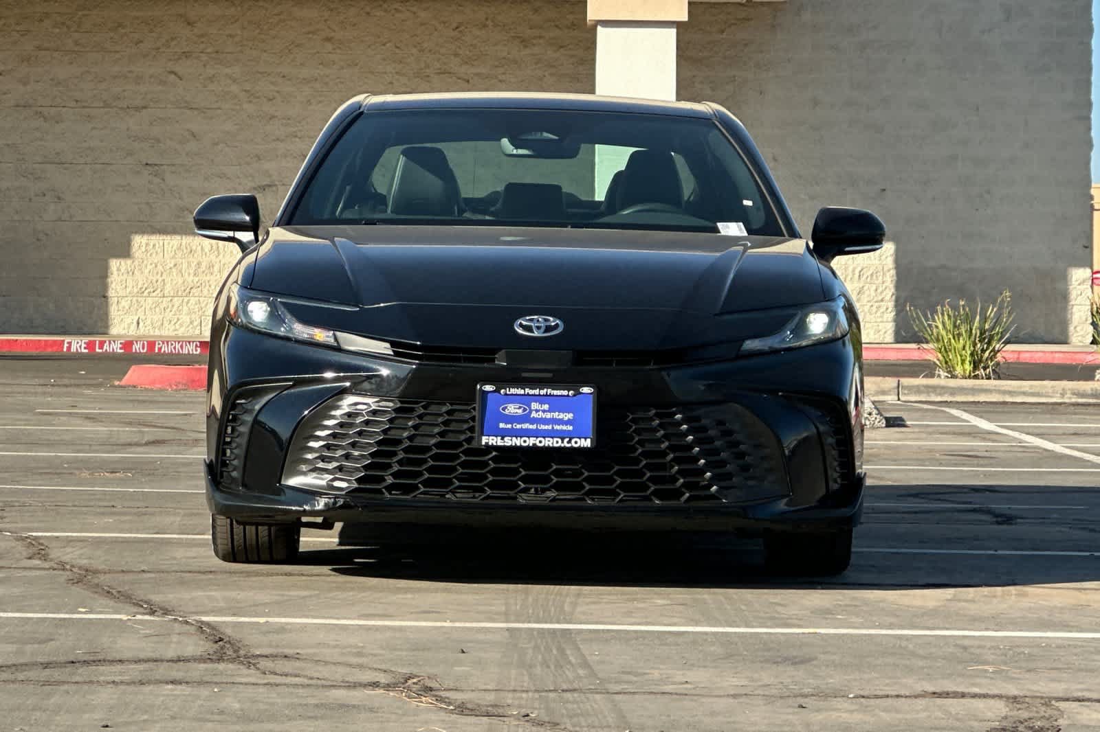Used 2025 Toyota Camry SE w/ Convenience Package FWD image 10