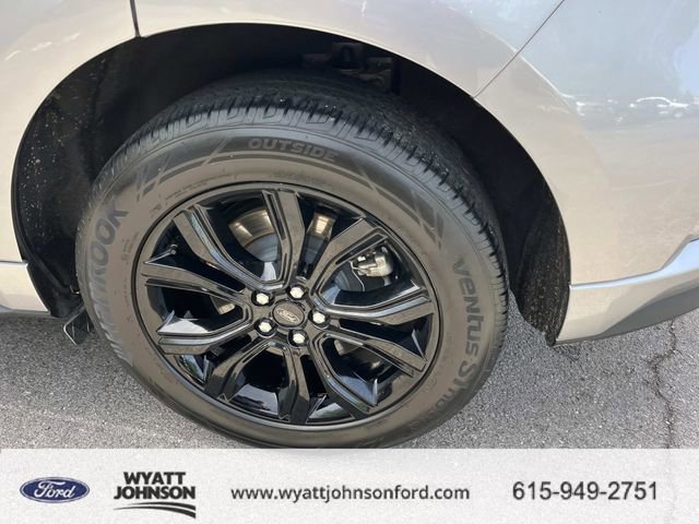 Certified 2022 Ford Edge SE w/ Black Appearance Package image 11