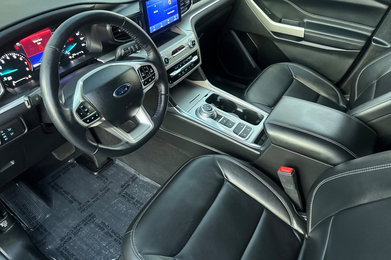 Certified 2022 Ford Explorer XLT w/ Equipment Group 202A image 11