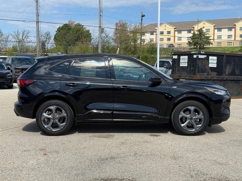 Certified 2023 Ford Escape ST-Line w/ Tech Pack #1 AWD/4WD image 2