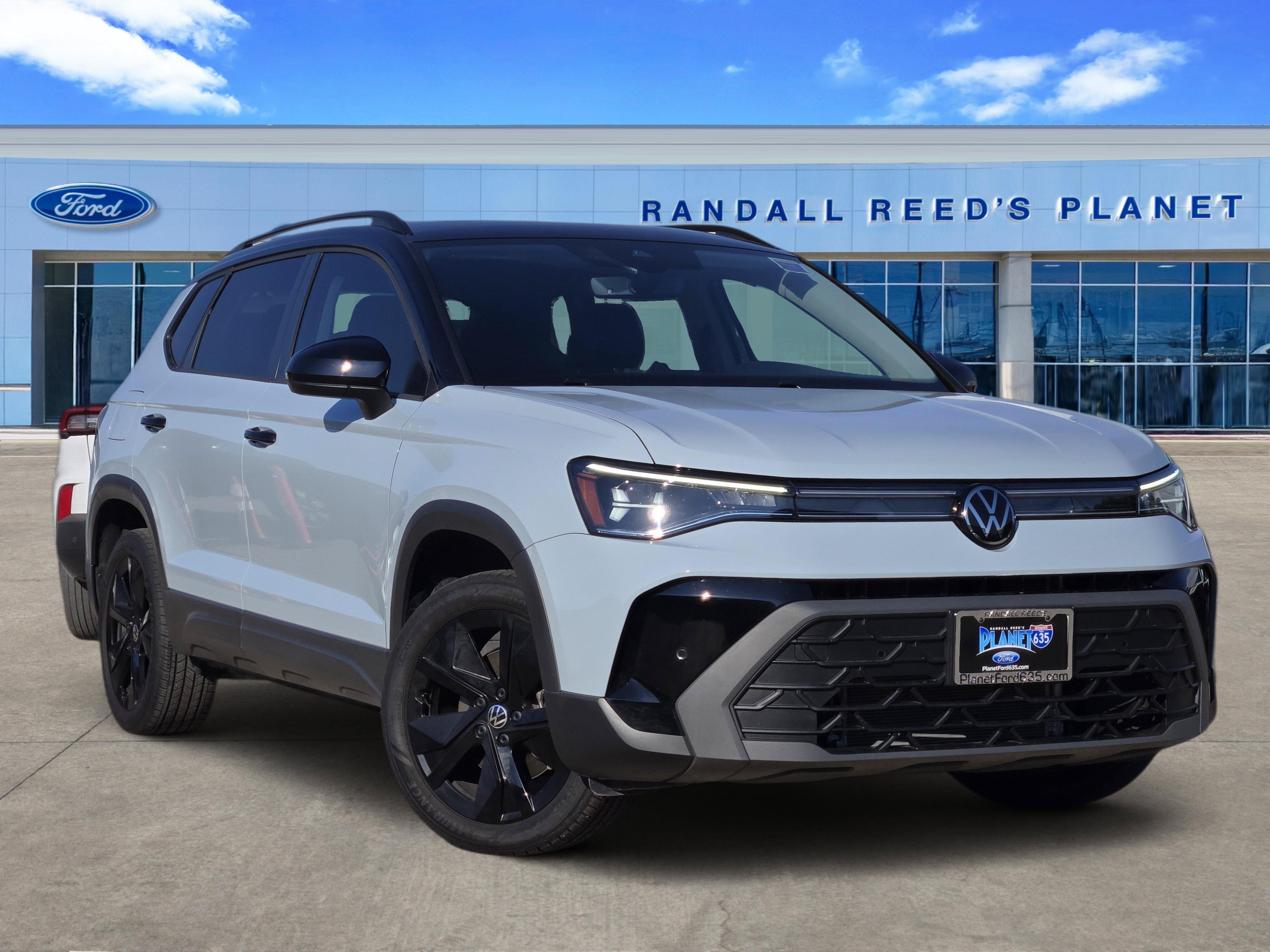 Used 2025 Volkswagen Taos SE FWD image 1
