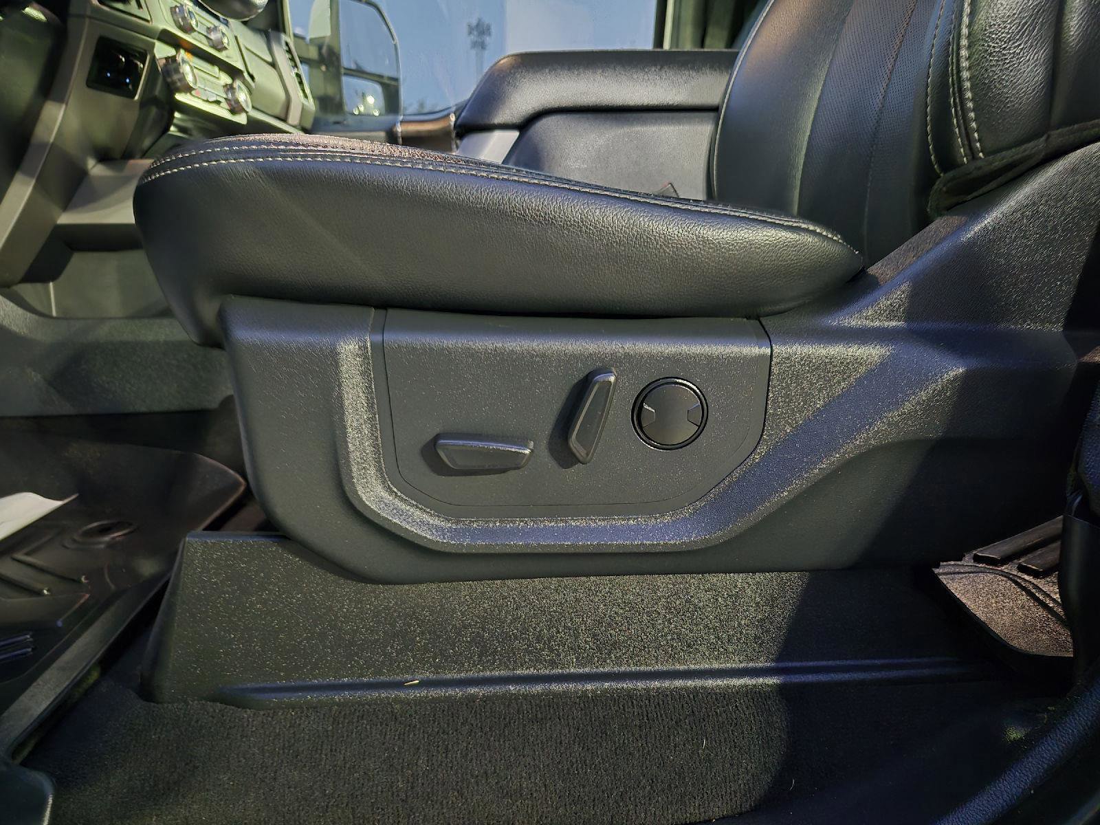 Certified 2022 Ford F250 Lariat w/ Lariat Ultimate Package image 16