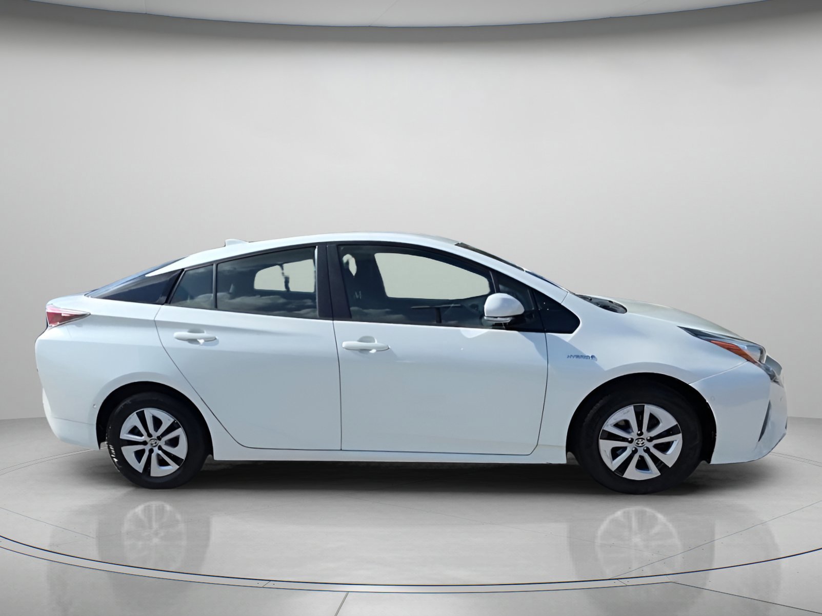 Used 2017 Toyota Prius Four image 26