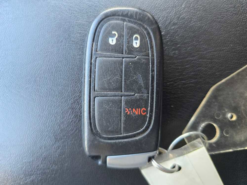 Used 2020 Jeep Cherokee Latitude Plus AWD/4WD image 21