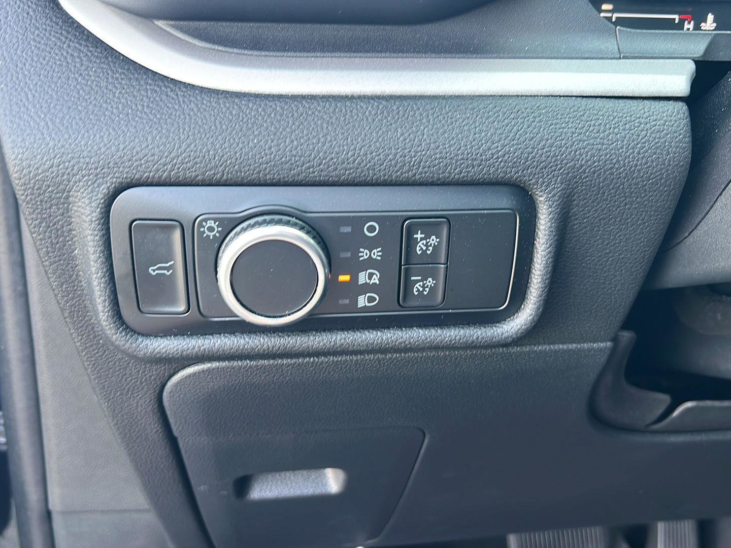 Certified 2023 Ford Explorer XLT RWD image 18