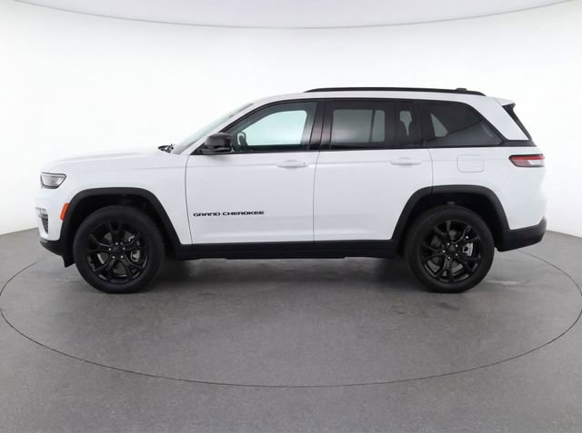 Used 2022 Jeep Grand Cherokee Summit AWD/4WD image 6