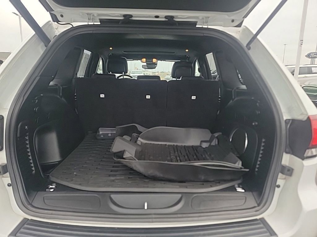 Used 2021 Jeep Grand Cherokee Laredo X image 25