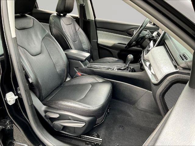 Used 2022 Jeep Compass Latitude w/ Sun and Sound Group AWD/4WD image 29