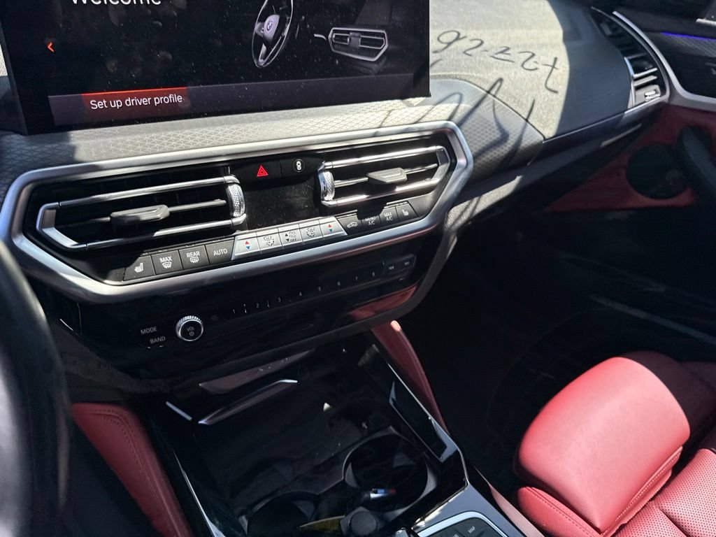 Used 2024 BMW X4 xDrive30i w/ M Sport Package AWD/4WD image 10