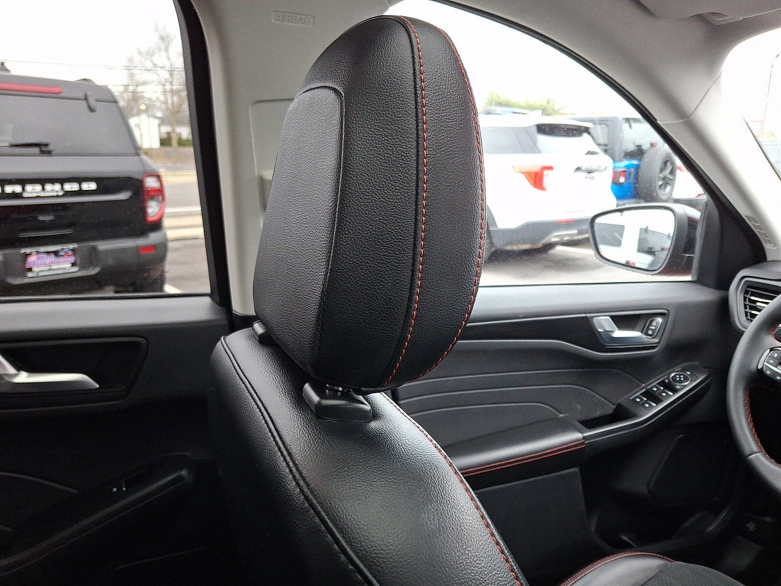 Certified 2022 Ford Escape SEL w/ SEL Stealth AWD Package image 13