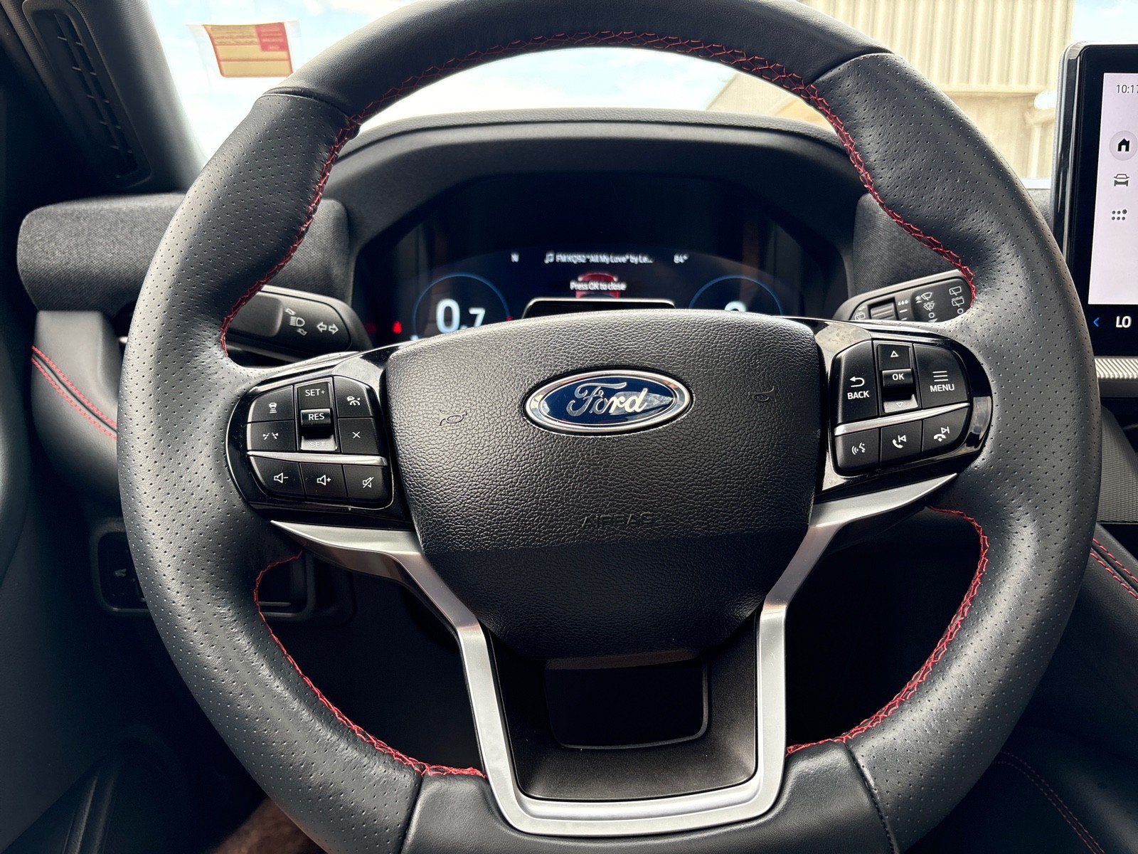 Certified 2025 Ford Explorer ST-Line w/ Premium Package AWD/4WD image 15