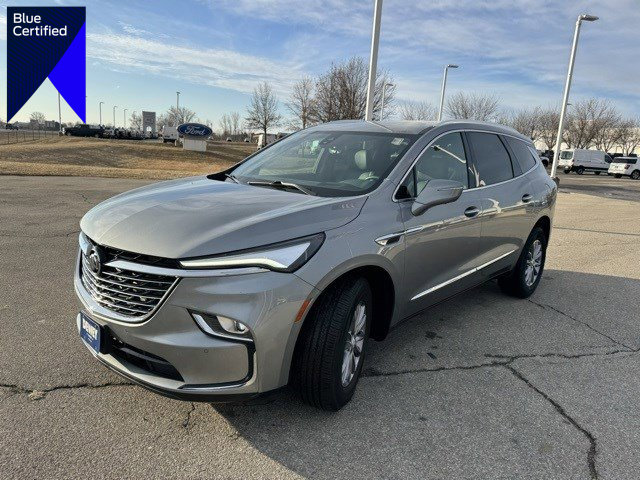 Used 2024 Buick Enclave Premium image 1