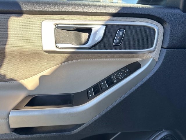 Certified 2020 Ford Explorer XLT w/ Comfort Package RWD image 21